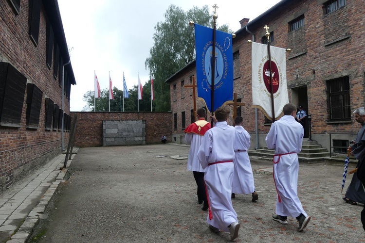 81. rocznica śmierci św. Maksymiliana w Oświęcimiu - pielgrzymka i Msza św. przy Bloku Śmierci