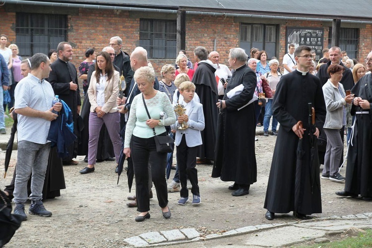 81. rocznica śmierci św. Maksymiliana w Oświęcimiu - pielgrzymka i Msza św. przy Bloku Śmierci