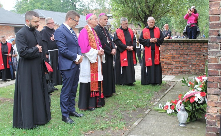 81. rocznica śmierci św. Maksymiliana w Oświęcimiu - pielgrzymka i Msza św. przy Bloku Śmierci