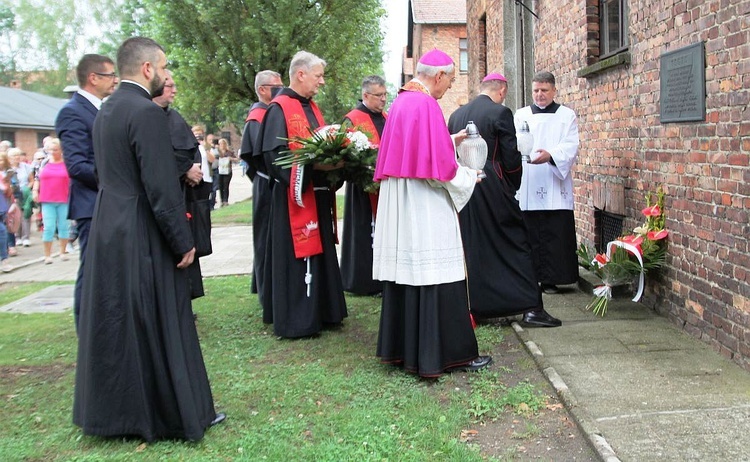 81. rocznica śmierci św. Maksymiliana w Oświęcimiu - pielgrzymka i Msza św. przy Bloku Śmierci