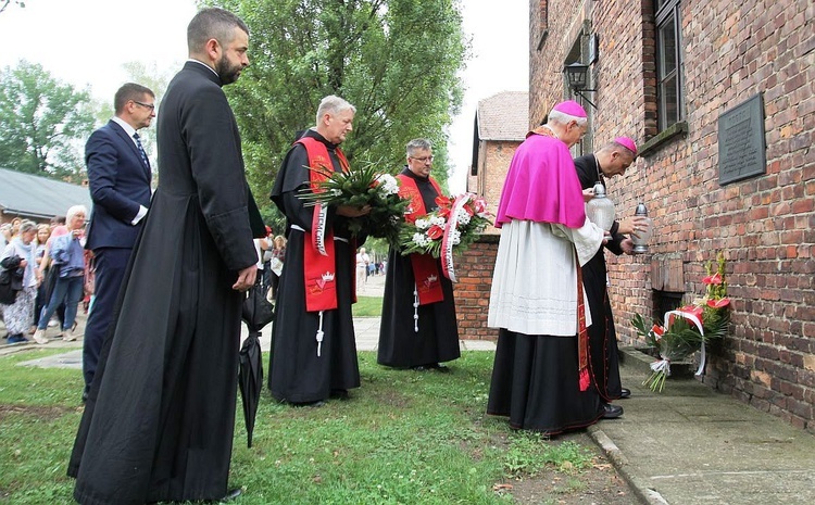 81. rocznica śmierci św. Maksymiliana w Oświęcimiu - pielgrzymka i Msza św. przy Bloku Śmierci