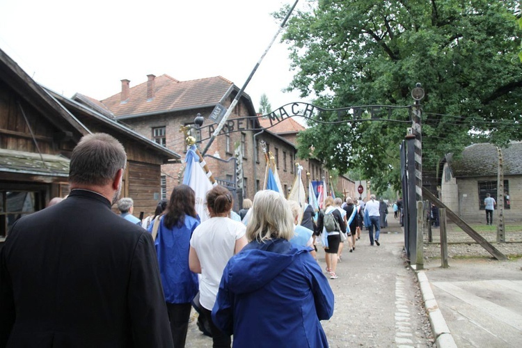 81. rocznica śmierci św. Maksymiliana w Oświęcimiu - pielgrzymka i Msza św. przy Bloku Śmierci