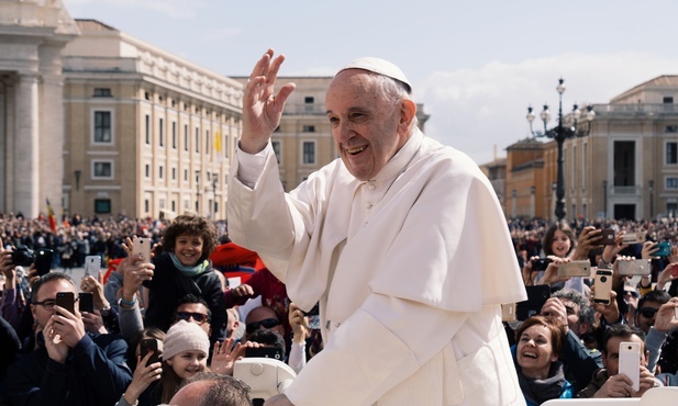 Franciszek: Maryja pokazuje nam, że niebo jest w zasięgu ręki