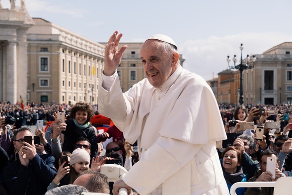 Franciszek: Maryja pokazuje nam, że niebo jest w zasięgu ręki