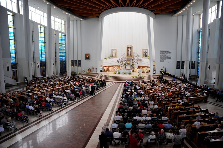 20. rocznica zawierzenia świata Bożemu miłosierdziu cz. 2