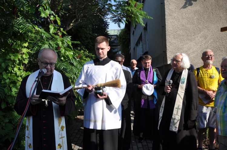 Bp Andrzej Czaja pobłogosławił 46. Pieszą Pielgrzymkę Opolską na Jasną Górę