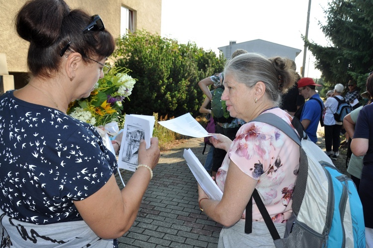 Bp Andrzej Czaja pobłogosławił 46. Pieszą Pielgrzymkę Opolską na Jasną Górę