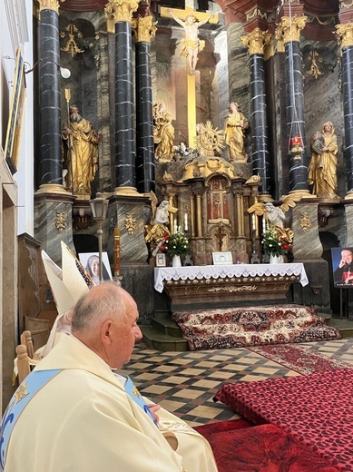 Nowa Wieś. Na odpuście biskup zatańczył poloneza