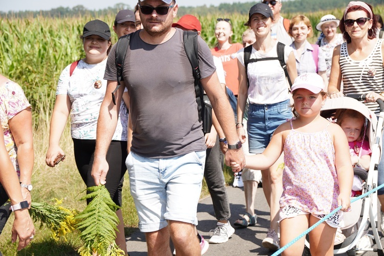 Uroczystość Wniebowzięcia NMP w Ligocie Książęcej z pielgrzymami z Namysłowa