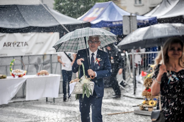 Rolnicy ze Strzegomia podziękowali za plony