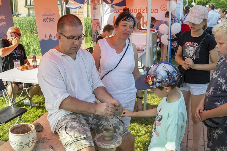 Piknik wojewódzki w Boczkach Chełmońskich