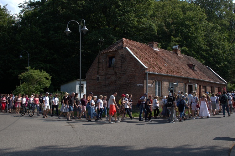 Pielgrzymka trzeźwości do sanktuarium Matki Bożej Brzemiennej