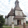 	Kaplicę budowano w latach 1984–1990 według projektu przasnyskiego architekta Andrzeja Chodkowskiego.