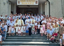 	Pamiątkowe zdjęcie uczestników liturgii.