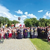 ▲	Jako pierwsi na jasnogórskich wałach stanęli gdańszczanie.