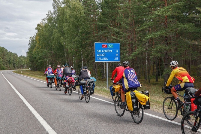 NINIWA Team w krainie reniferów i św. Mikołaja. Rowerzyści już za półmetkiem wyprawy na Nordkapp