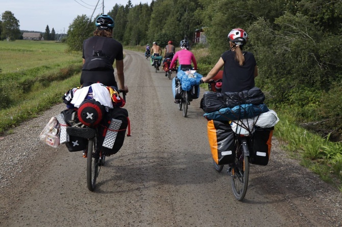 NINIWA Team w krainie reniferów i św. Mikołaja. Rowerzyści już za półmetkiem wyprawy na Nordkapp