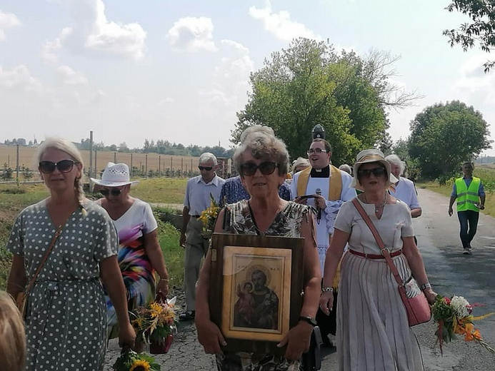 W parafii w Bierutowie ze św. Maksymilianem i pielgrzymką do Solnik Małych