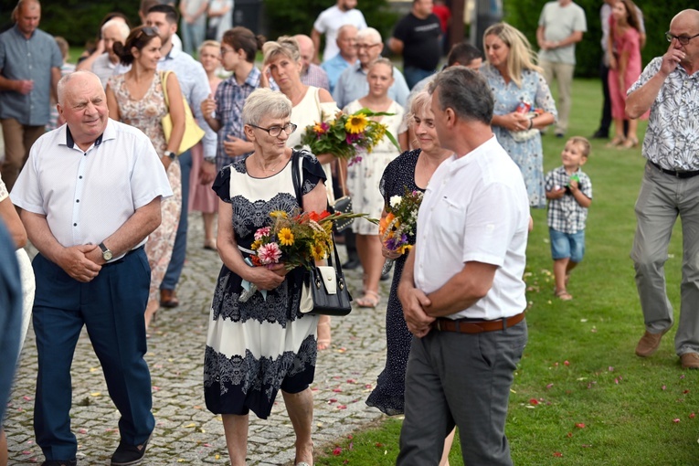 Wprowadzenie relikwii św. Floriana do kościoła w Osieku