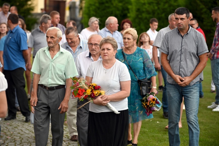Wprowadzenie relikwii św. Floriana do kościoła w Osieku