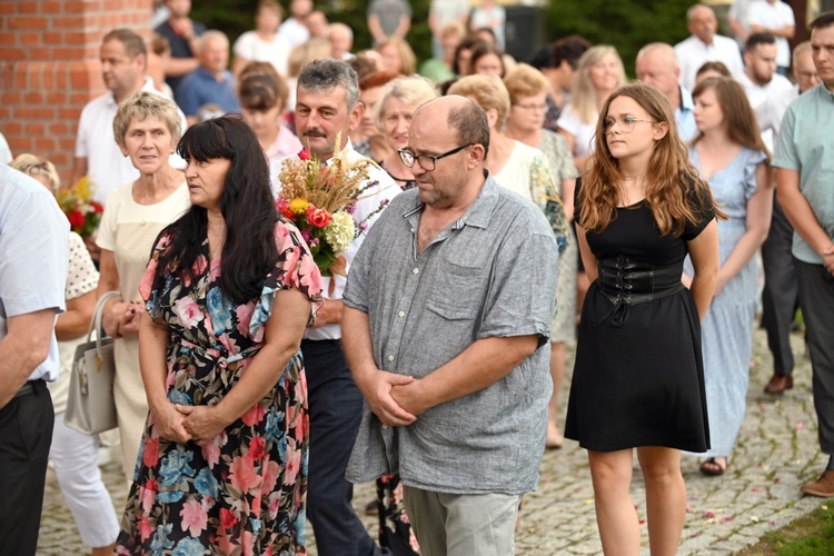 Wprowadzenie relikwii św. Floriana do kościoła w Osieku