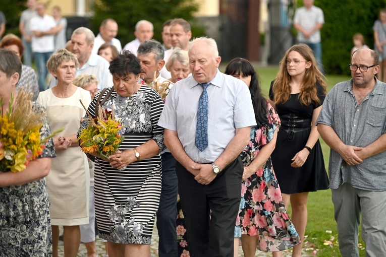 Wprowadzenie relikwii św. Floriana do kościoła w Osieku