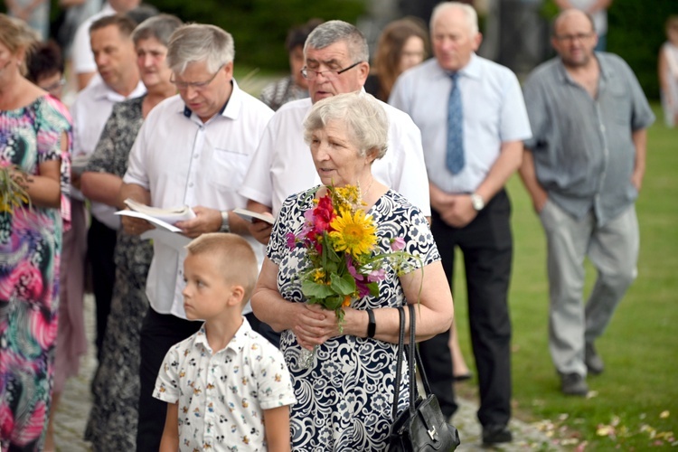 Wprowadzenie relikwii św. Floriana do kościoła w Osieku