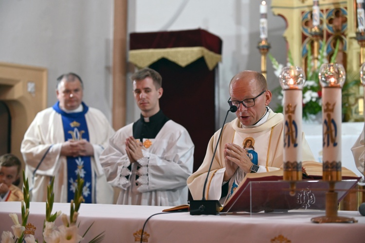 Wprowadzenie relikwii św. Floriana do kościoła w Osieku