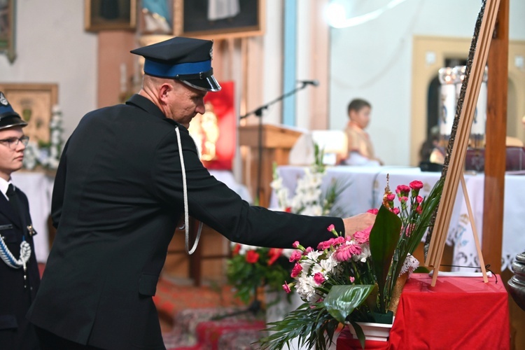 Wprowadzenie relikwii św. Floriana do kościoła w Osieku