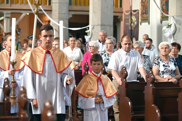 Wprowadzenie relikwii św. Floriana do kościoła w Osieku