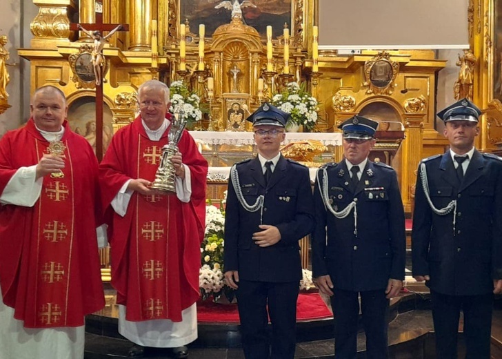 Wprowadzenie relikwii św. Floriana do kościoła w Osieku