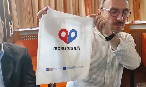 Cieszyn i Czeski Cieszyn mają wspólne logo. Z myślą o turystach