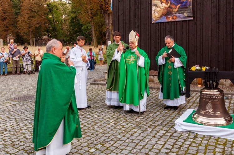 Poświęcenie nowego dzwonu  