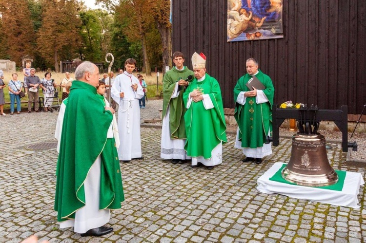 Poświęcenie nowego dzwonu  