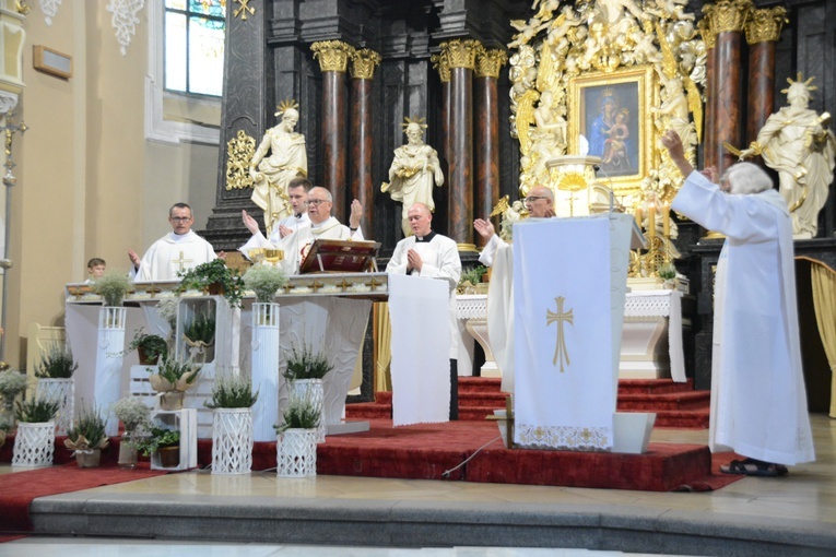 Pielgrzymkowa Eucharystia w Strzelcach Opolskich