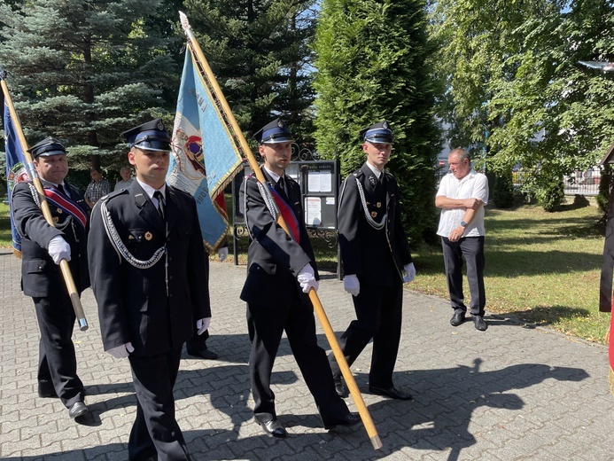 Ostatnie pożegnanie śp. ks. Witolda Włocha w Chybiu