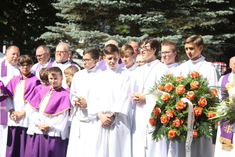 Ostatnie pożegnanie śp. ks. Witolda Włocha w Chybiu