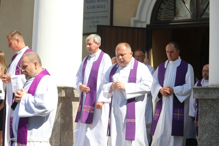 Ostatnie pożegnanie śp. ks. Witolda Włocha w Chybiu