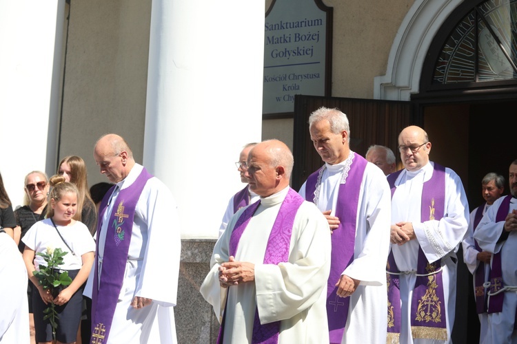 Ostatnie pożegnanie śp. ks. Witolda Włocha w Chybiu