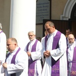 Ostatnie pożegnanie śp. ks. Witolda Włocha w Chybiu