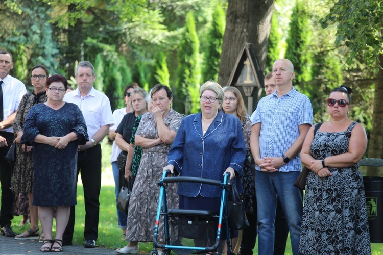 Ostatnie pożegnanie śp. ks. Witolda Włocha w Chybiu