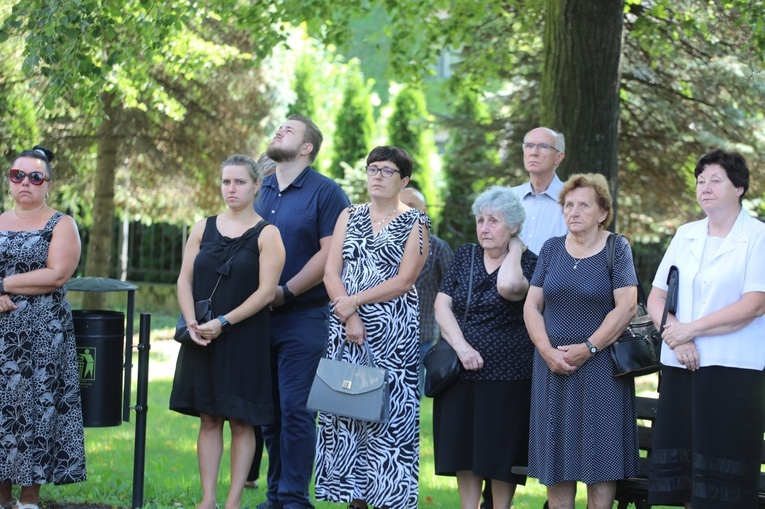 Ostatnie pożegnanie śp. ks. Witolda Włocha w Chybiu