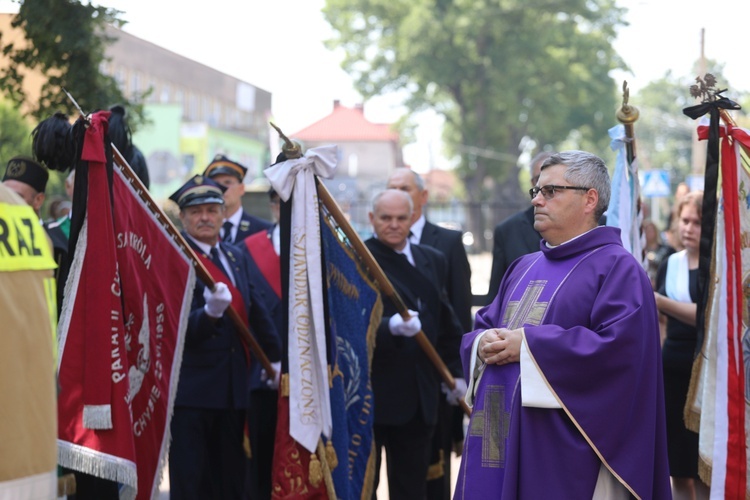 Ostatnie pożegnanie śp. ks. Witolda Włocha w Chybiu