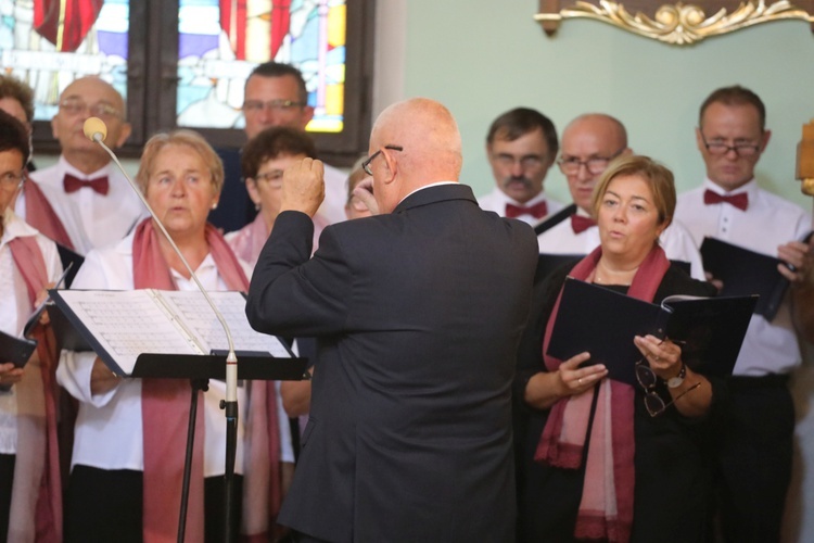 Ostatnie pożegnanie śp. ks. Witolda Włocha w Chybiu