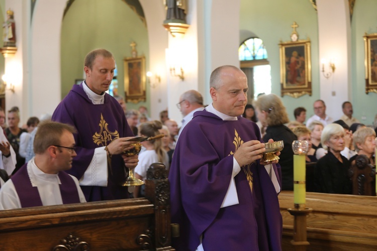 Ostatnie pożegnanie śp. ks. Witolda Włocha w Chybiu