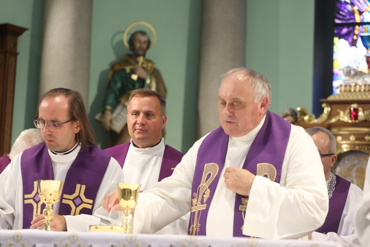 Ostatnie pożegnanie śp. ks. Witolda Włocha w Chybiu