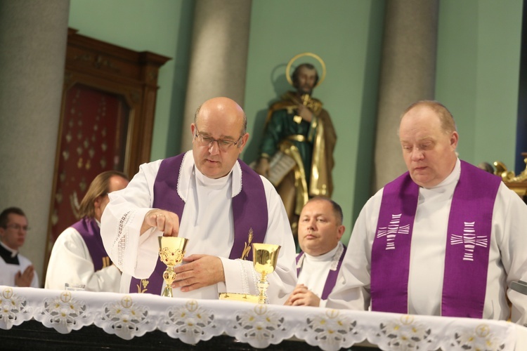 Ostatnie pożegnanie śp. ks. Witolda Włocha w Chybiu