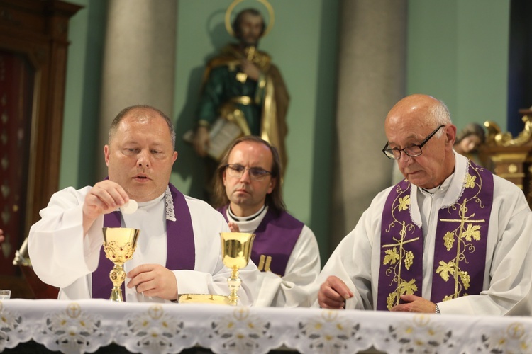 Ostatnie pożegnanie śp. ks. Witolda Włocha w Chybiu