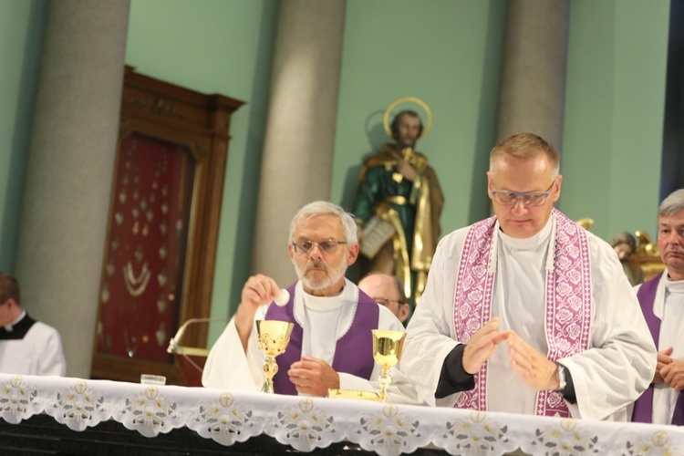 Ostatnie pożegnanie śp. ks. Witolda Włocha w Chybiu