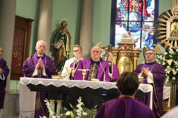 Ostatnie pożegnanie śp. ks. Witolda Włocha w Chybiu